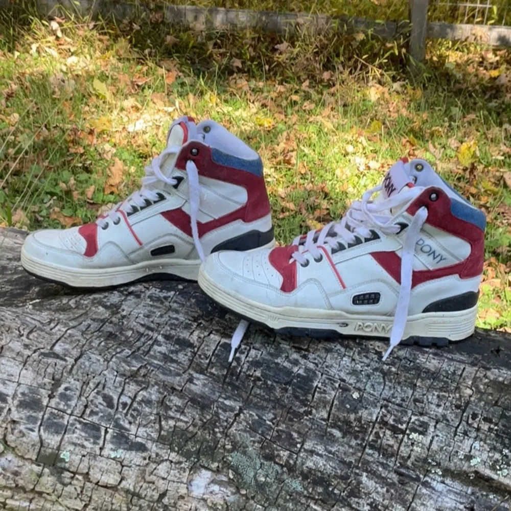 PONY Retro High-Tops in Red and White - Picture 2 of 6
